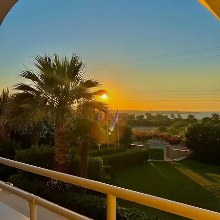 Karteros Hotel מלון קרטרוס
