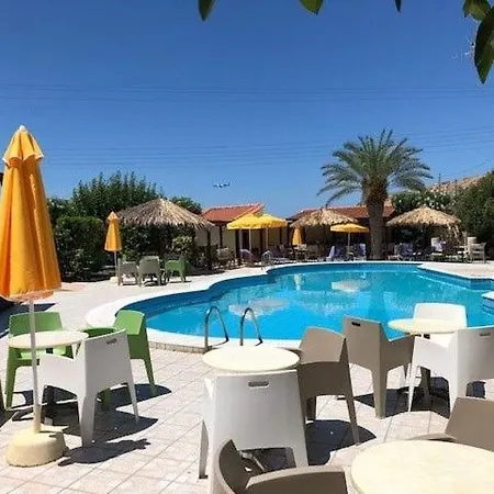 Karteros Hotel מלון 3*