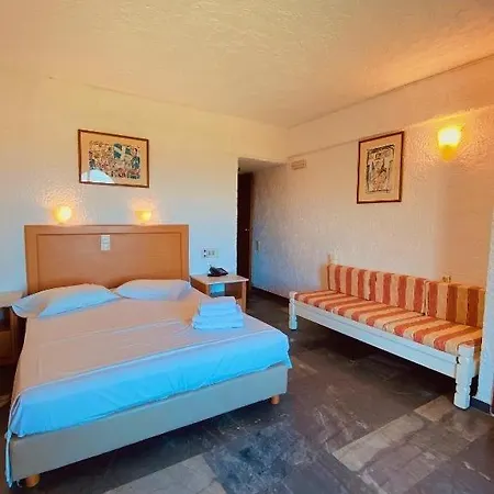 Karteros Hotel 3* קרטרוס