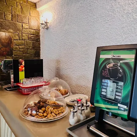 Karteros Hotel מלון קרטרוס