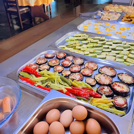 מלון Karteros Hotel 3*