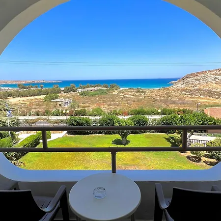 Karteros Hotel מלון 3*