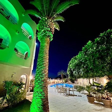 Karteros Hotel 3*