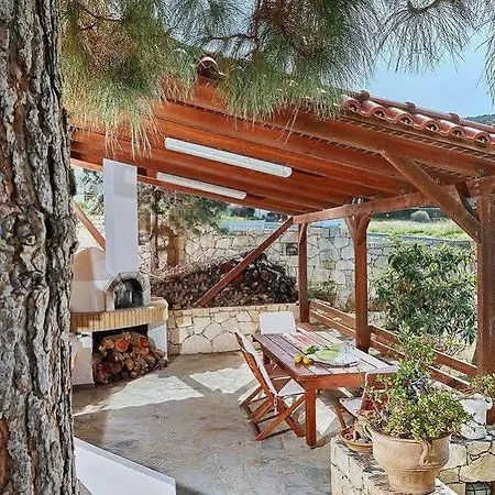 Karteros Hotel מלון קרטרוס