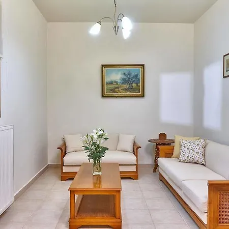 מלון Karteros Hotel